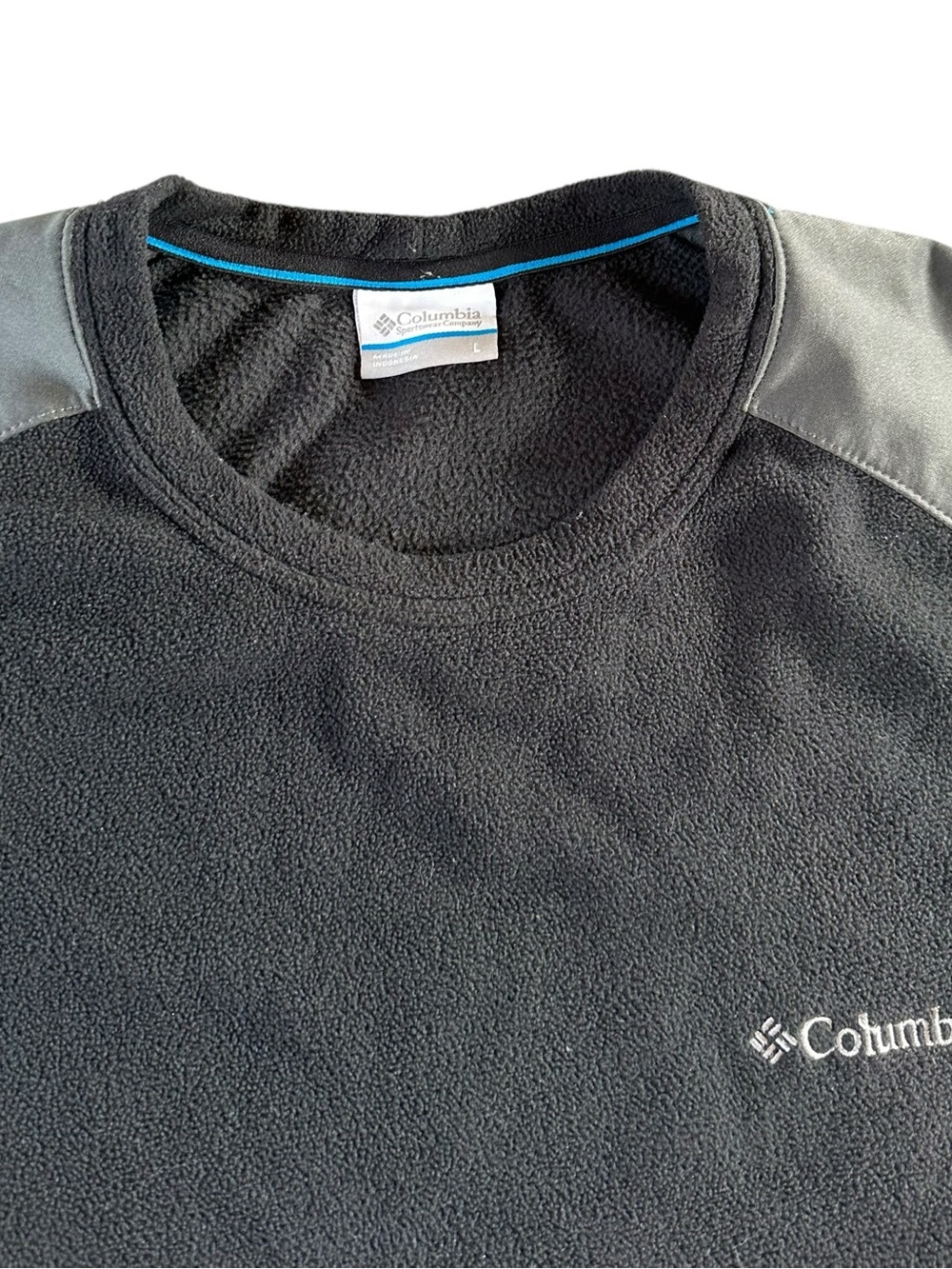 Columbia Men’s Black Fleece Crewneck with Gray Shoulder & Side Panels Large - Picture 3 of 11
